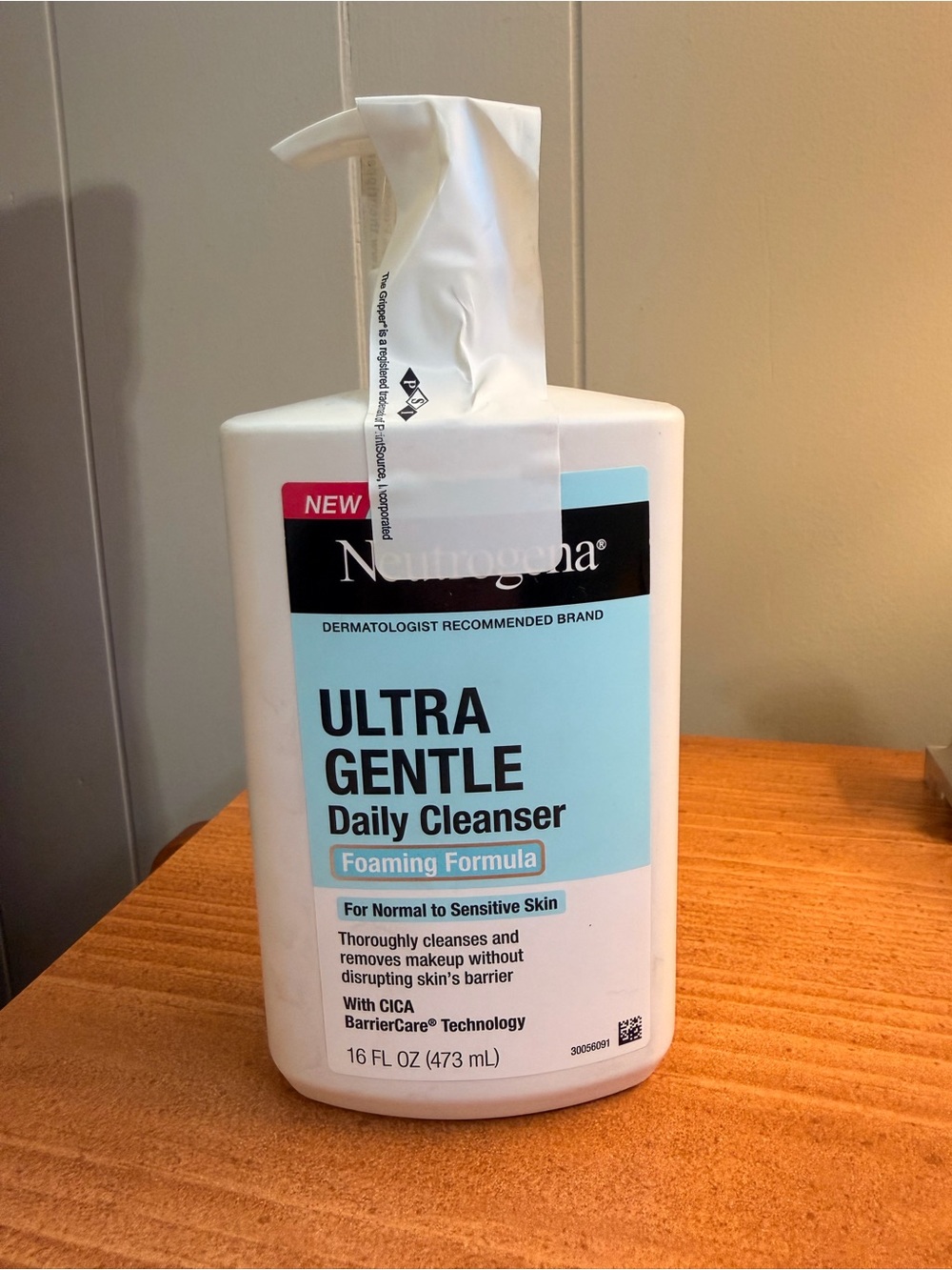 Neutrogena Ultra Gentle Daily Cleanser - White/Light Blue